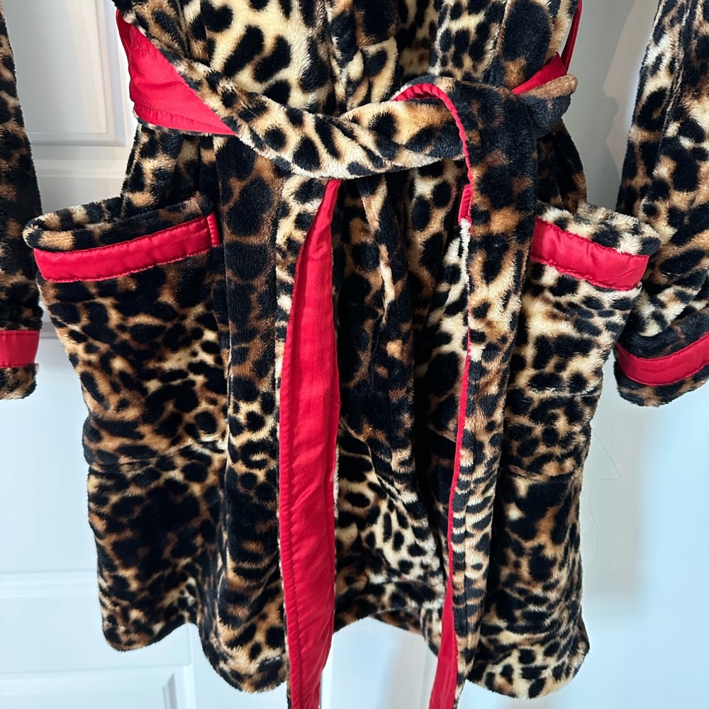 Soma Robe - Picture 3 of 5